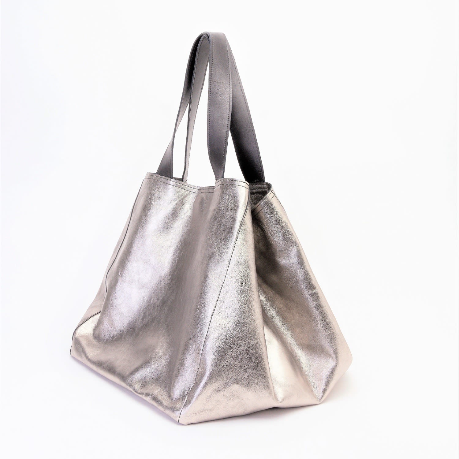 Oversized Tote Bag Soft Leather Silver Color JUAN JO Wolf Badger