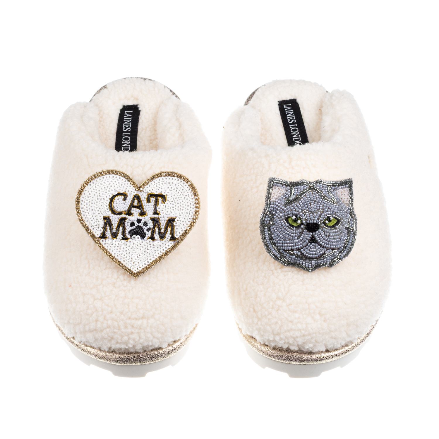 Laines London Women's Neutrals / White Teddy Closed Toe Slippers With Cat Mum/mom & Grey Persian Cat Brooches - Cr In White