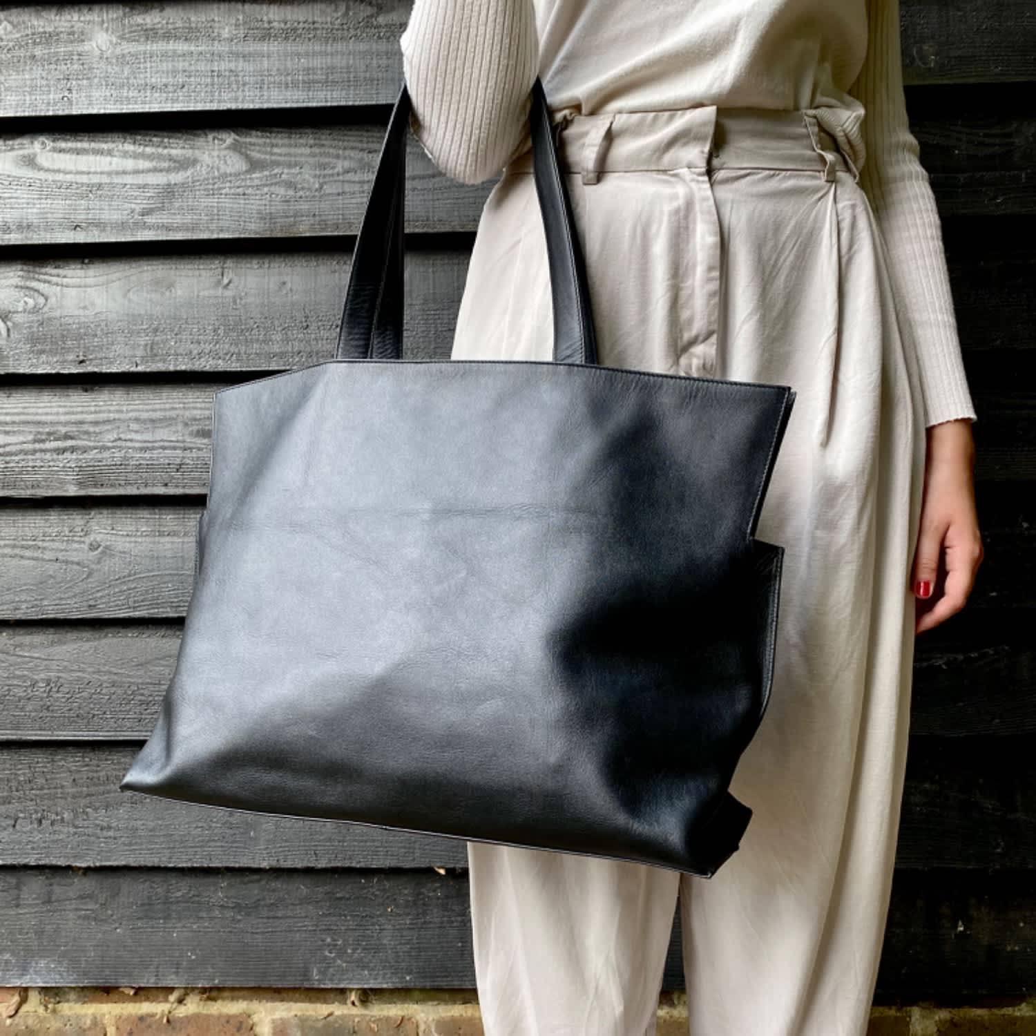 Oversized Maxi Leather Carry-All Tote Bag - Black | LeatherCo