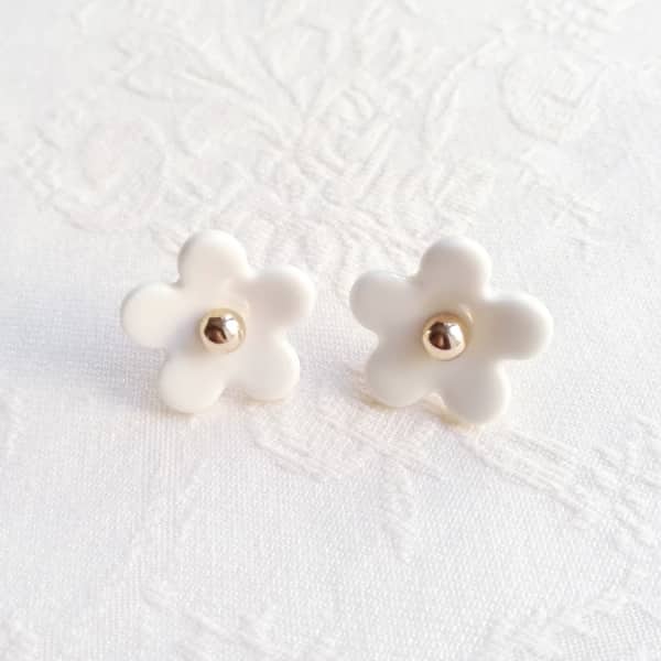 Poporcelain Everyday Porcelain Daisy Stud Earrings In Stud