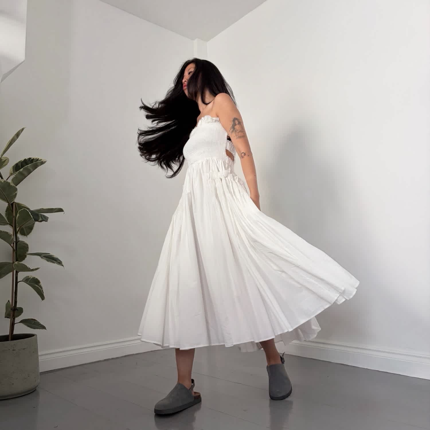 strapless cotton dress White Cotton Strapless Smocked Maxi Dress XS/S