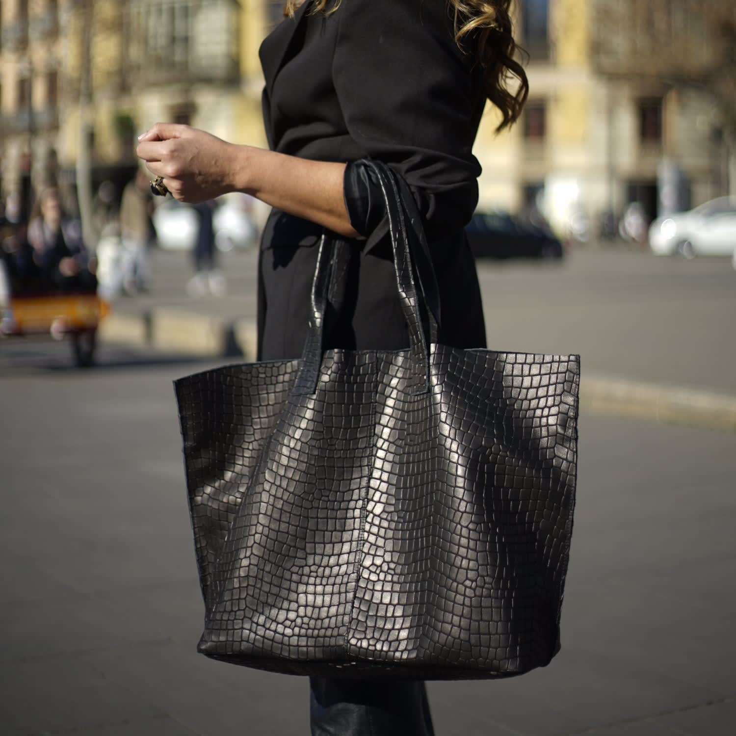 Black Croc Embossed Extra Large Tote Bag Maxi JUAN-JO Wolf