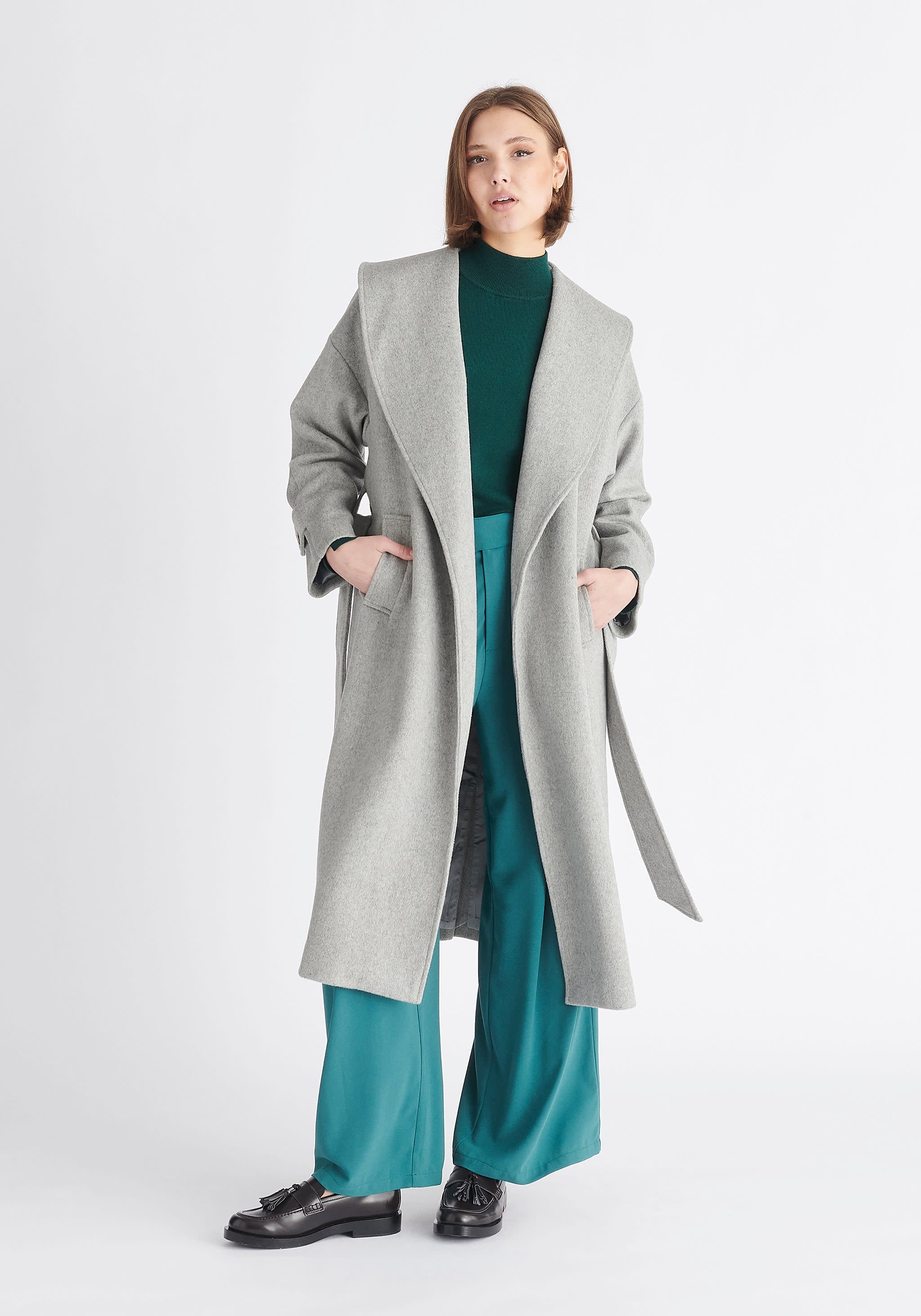 Belted grey coat in wool