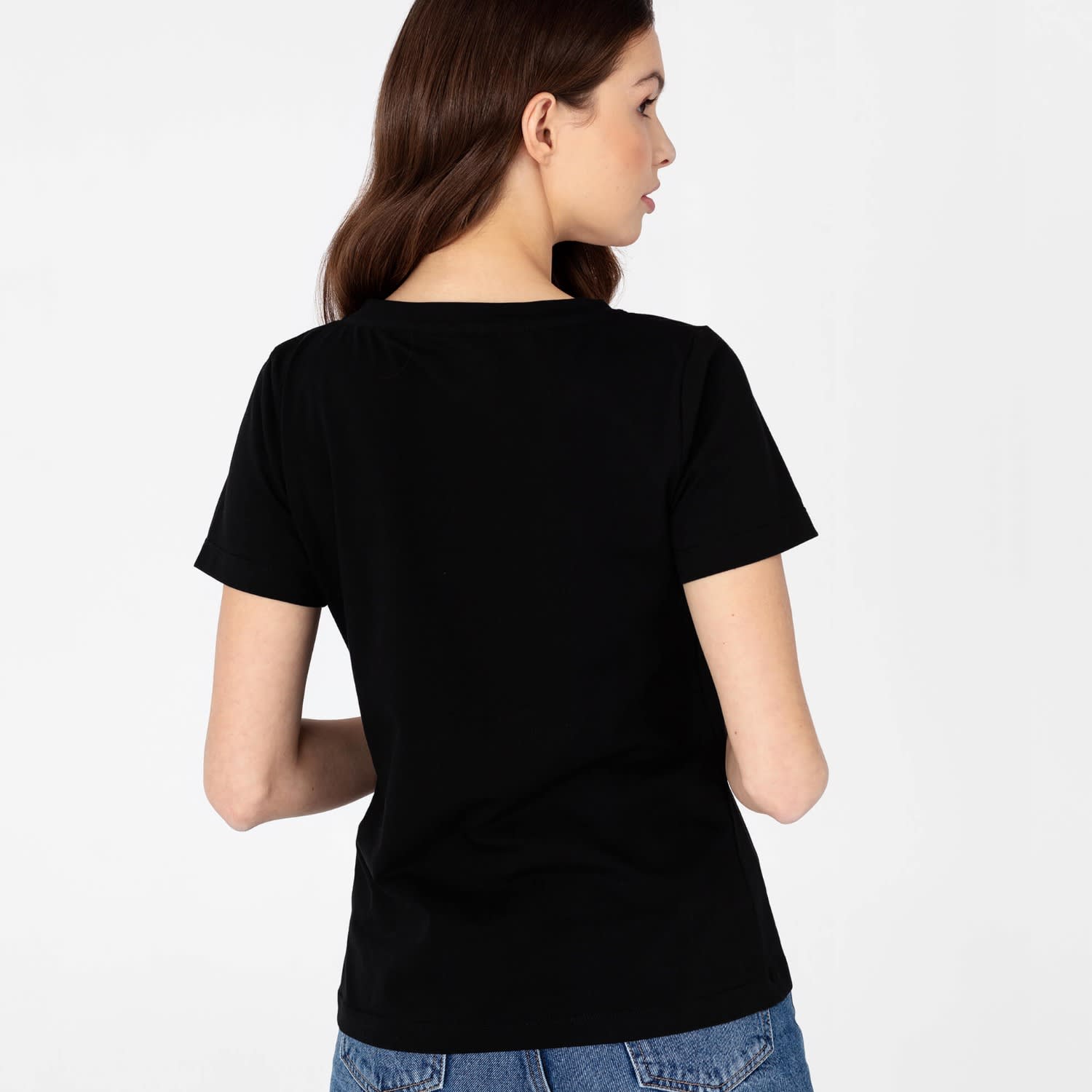 Women's V-Neck T-Shirt Black | Basiclo | Wolf & Badger