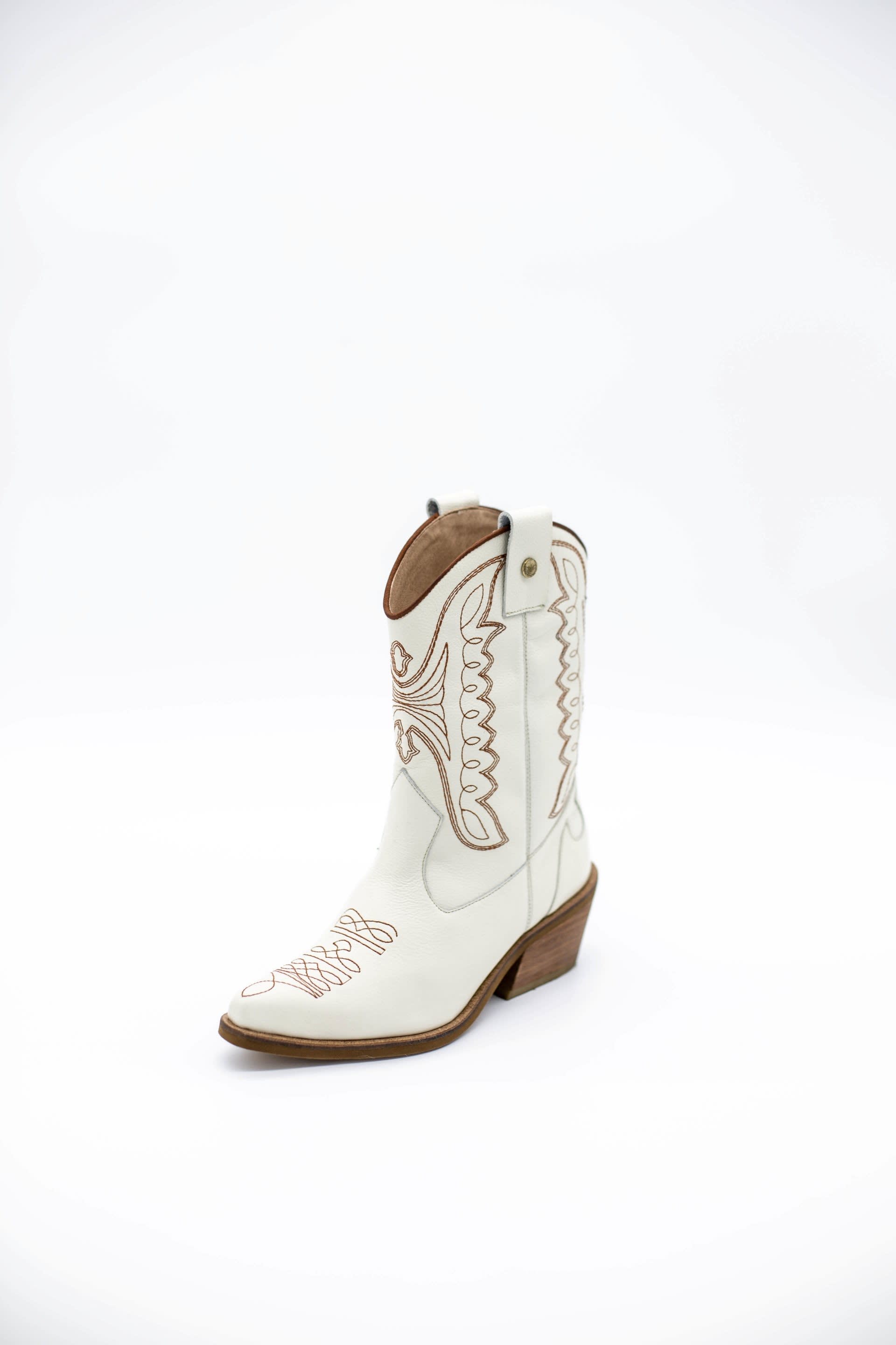 Ivory 2025 cowgirl boots