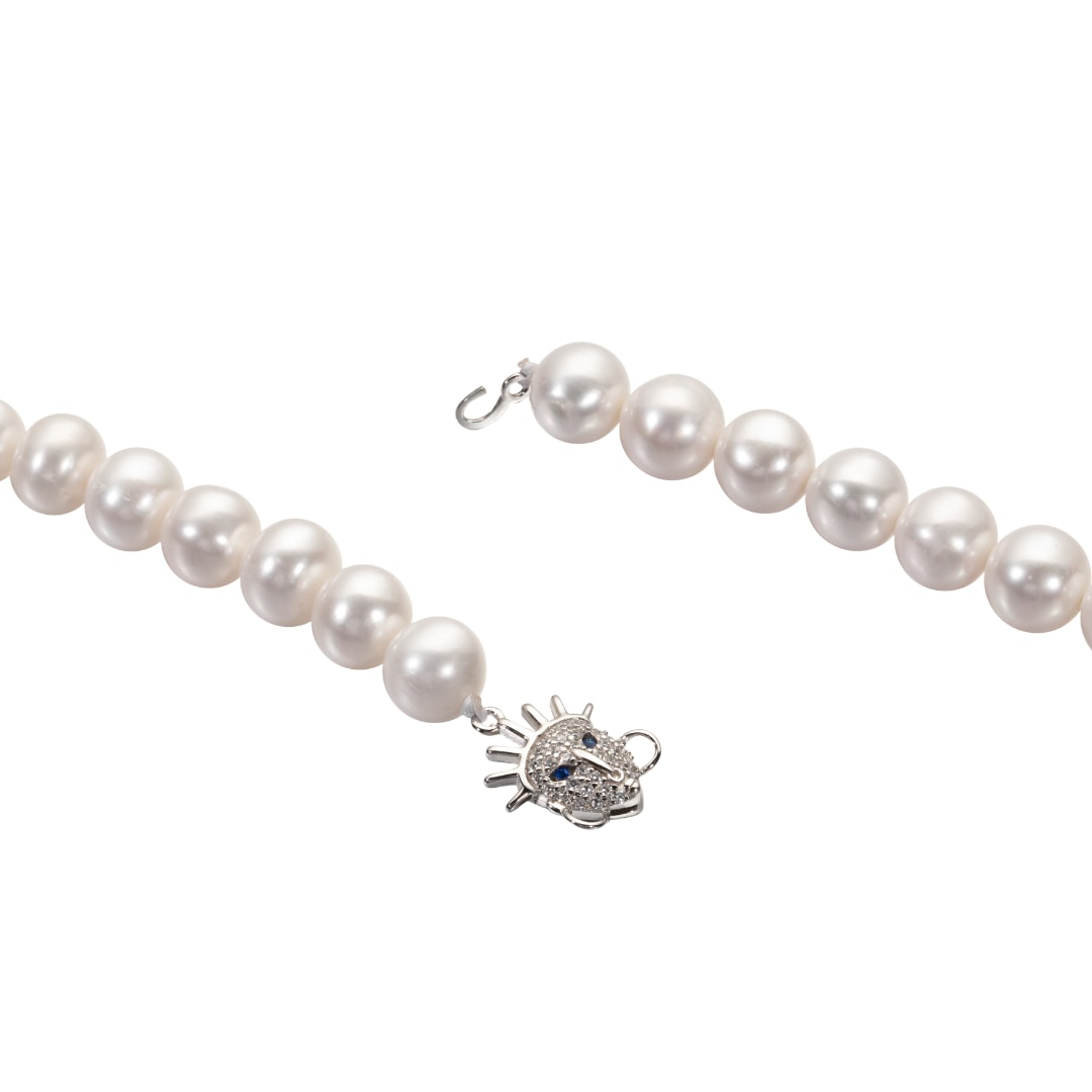 Dolà Women's Ìdólá Pearl Necklace – Freshwater Pearls With Platinum-plated Silver Mask And Sapphire Eyes