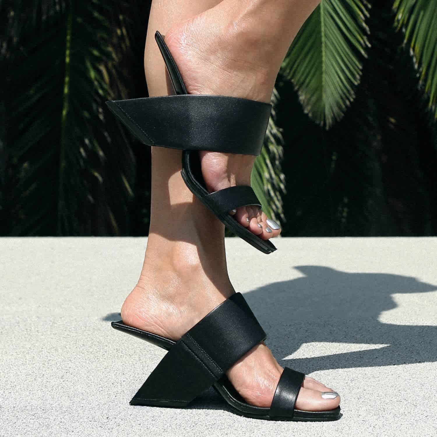 Loop Hi Black | United Nude | Wolf & Badger