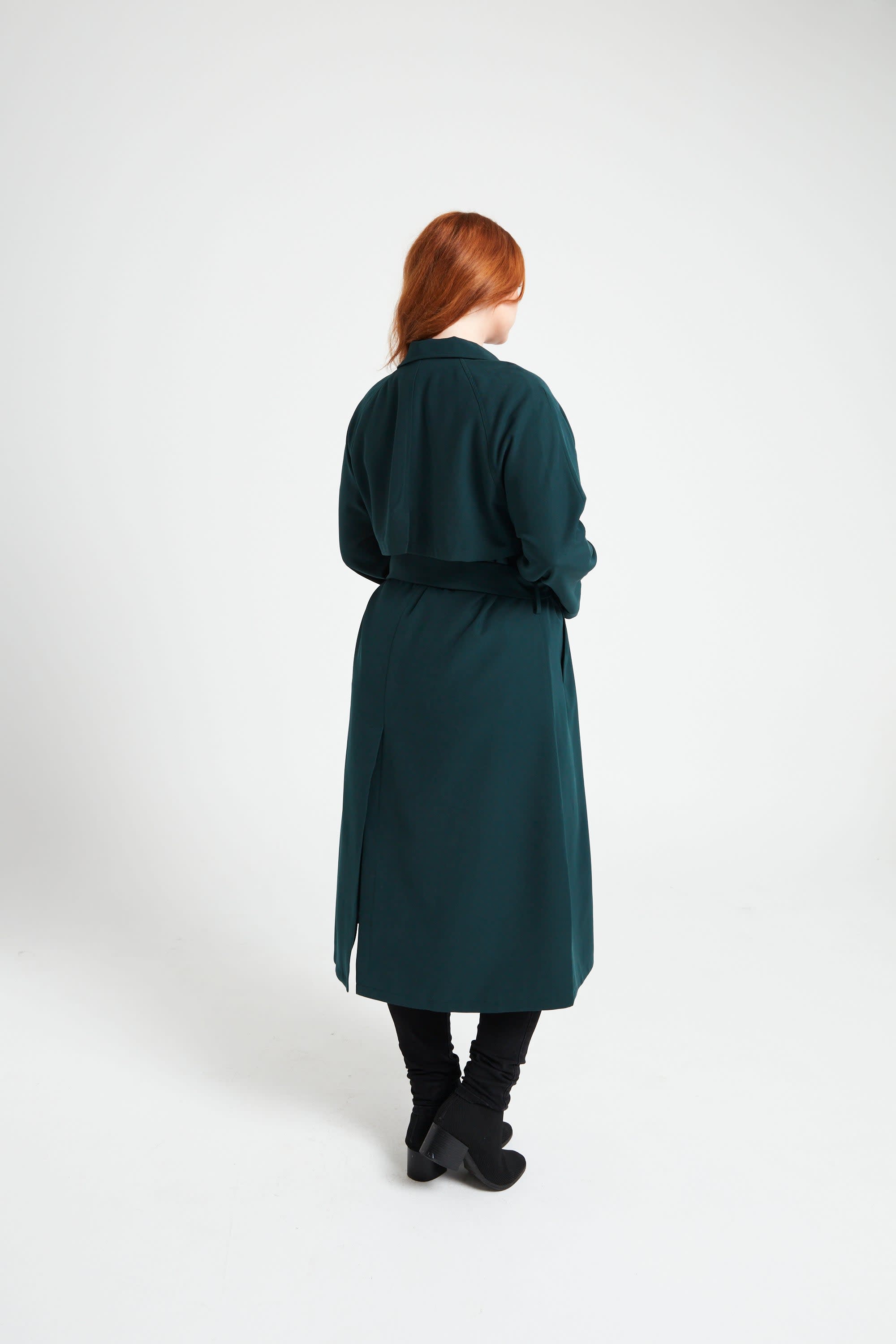 ジャケット・アウター theredthread fur embroidery trench short THEREDTHREAD / ザレッドスレッド】S fur embroidery trench short