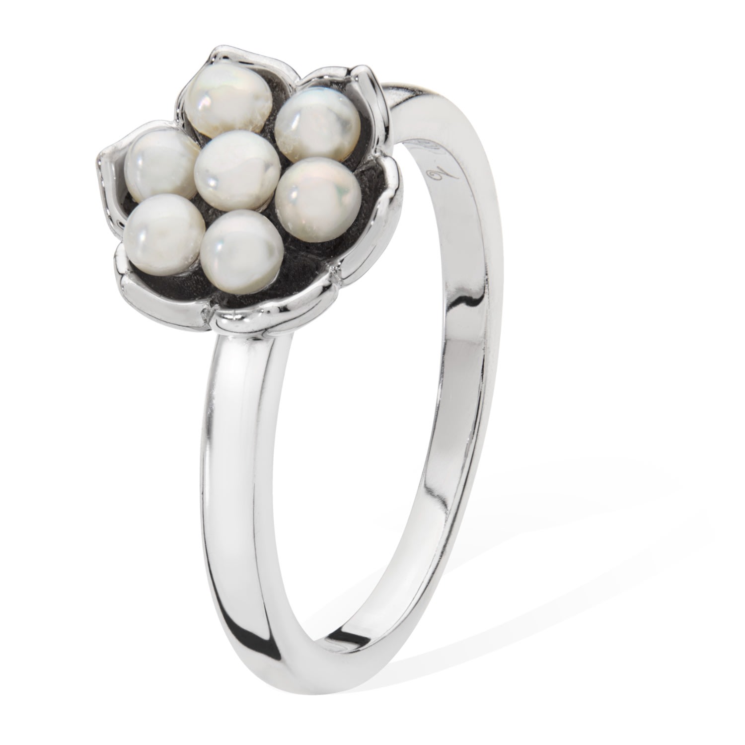 Lucy Quartermaine Women's Silver Royal Pearl Flower Ring In Metallic