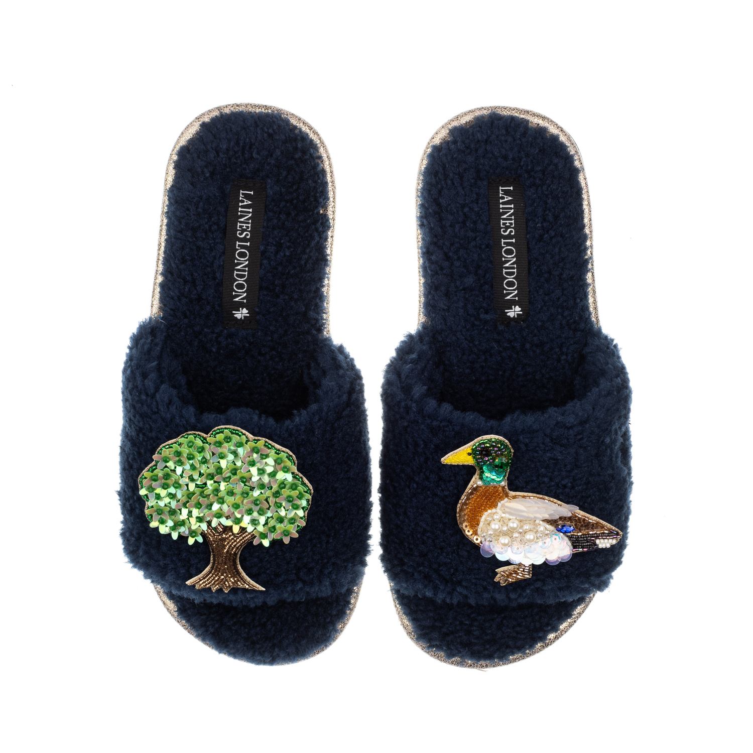Laines London Women's Blue Teddy Toweling Slipper Sliders With Oak Tree & Duck Brooches - Navy In Blue