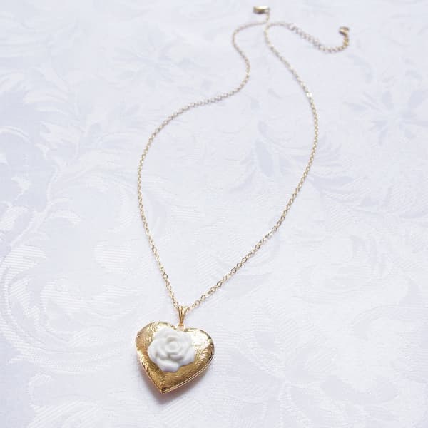 Poporcelain Classic Heart Locket With Porcelain Rose Pendant Necklace In Pendant