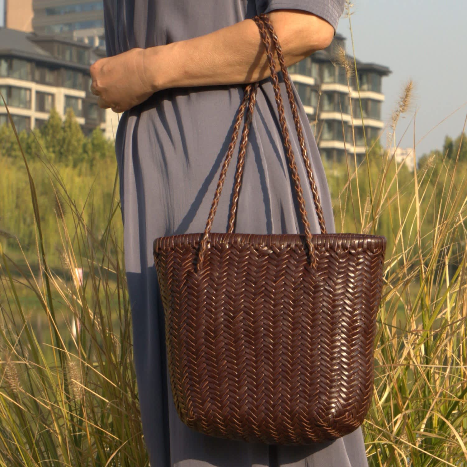 バッグ made in NYC brown leather hand bag AGNESE Vintage Leather Hand Bag | Dark Brown - The Leather Mob
