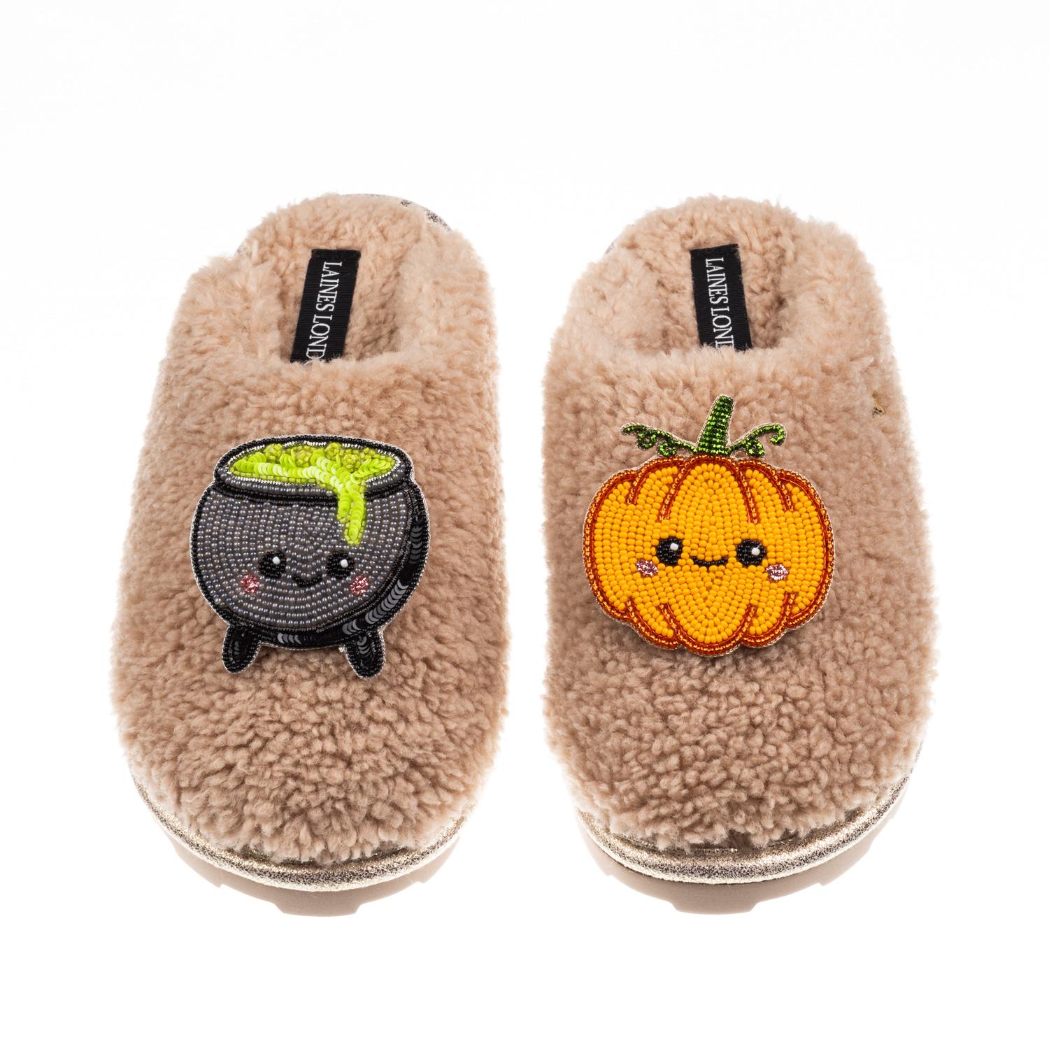Laines London Women's Brown / Neutrals Closed Toe Slippers With Limited Edition Laines Lovables Pumpkin & Cauldron In Brown