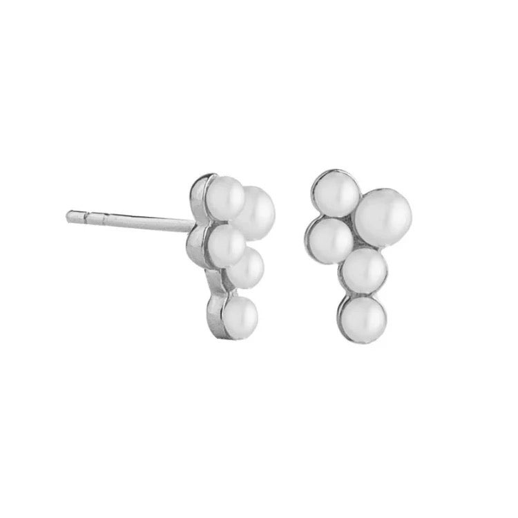 Gold Trip Women's White / Silver Pearl Cluster Earrings In Silver In Gray