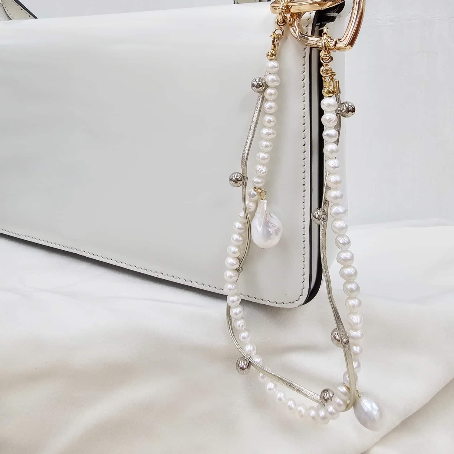 Freshwater Pearl With Baroque Pearls Bag Charm | Farra  display picture 3