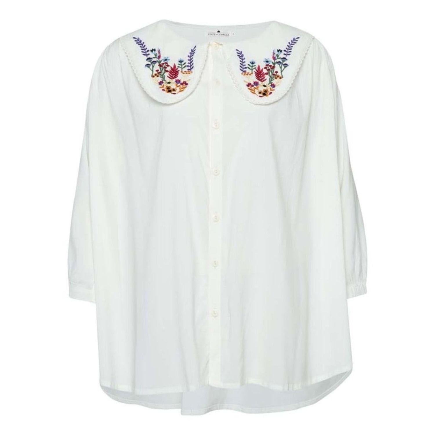 State Of Georgia Women's White / Red The Cisco Embroidered Dream Shirt Flowers Raspberry In White/red
