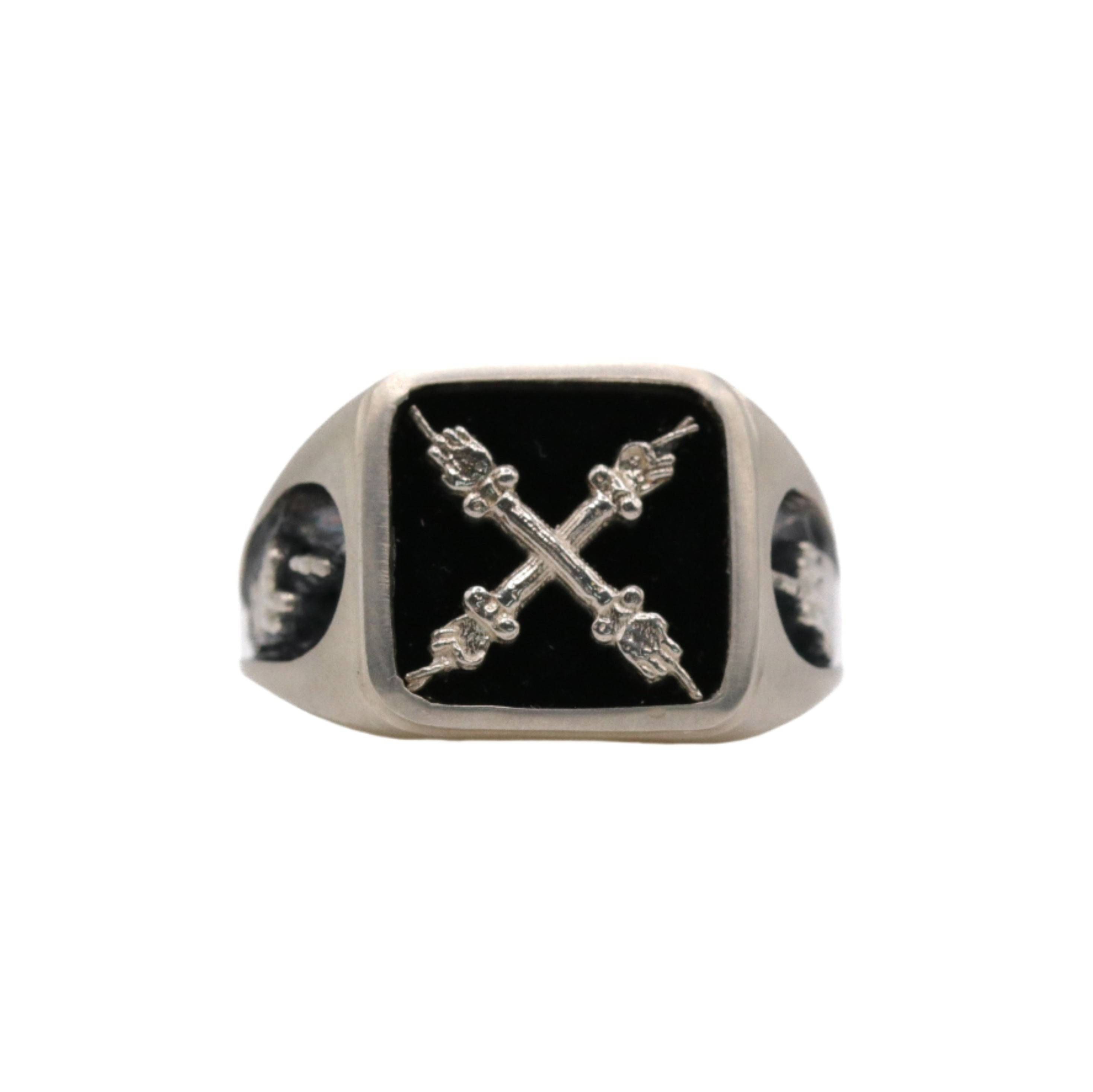 Après Youth Women's Black / Silver Introvert Signet Ring Onyx