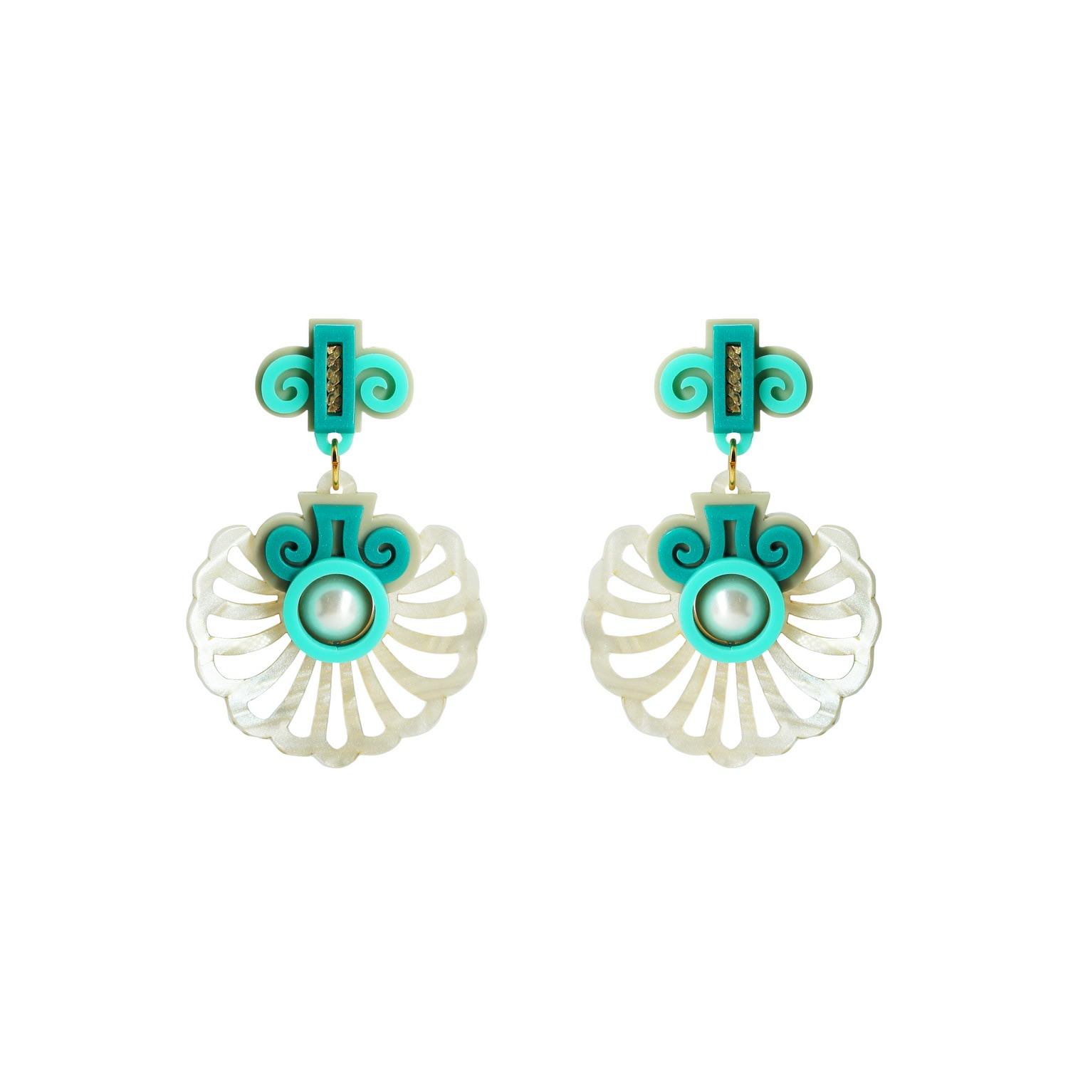 Gissa Bicalho Women's Handmade Earring Shell And Pearl Turquoise Green In Green