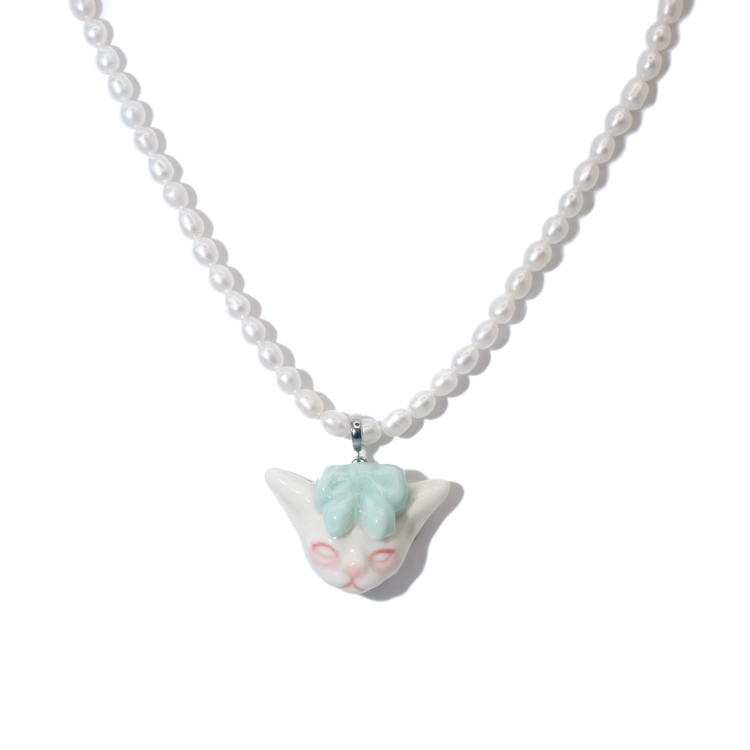 H2 Studio Women's Angry Puss Mint Green Bow Tie Freshwater Pearl Necklace