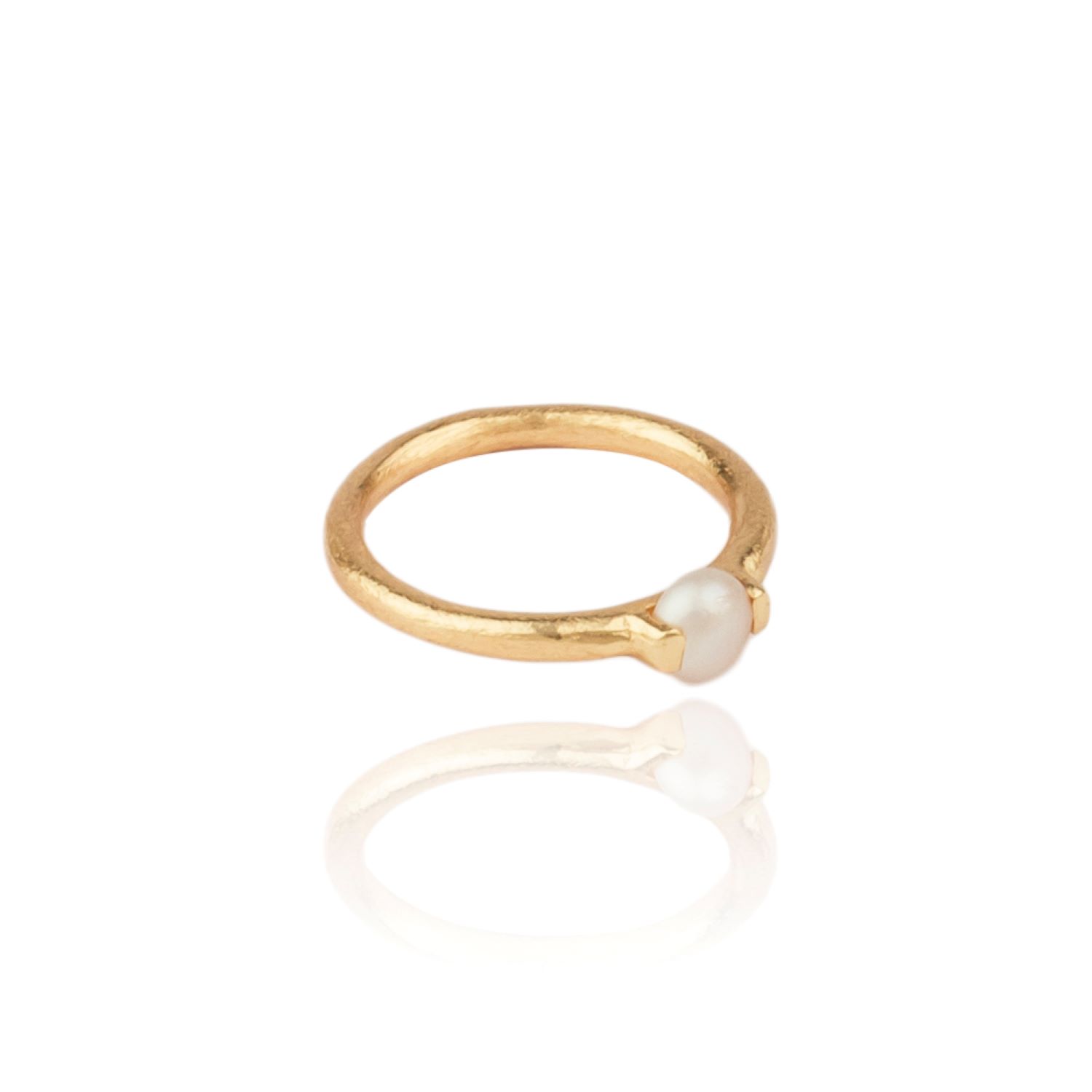 House Of Elliott Women's White / Gold Elaine Ring With One Single Chunky Pearl
