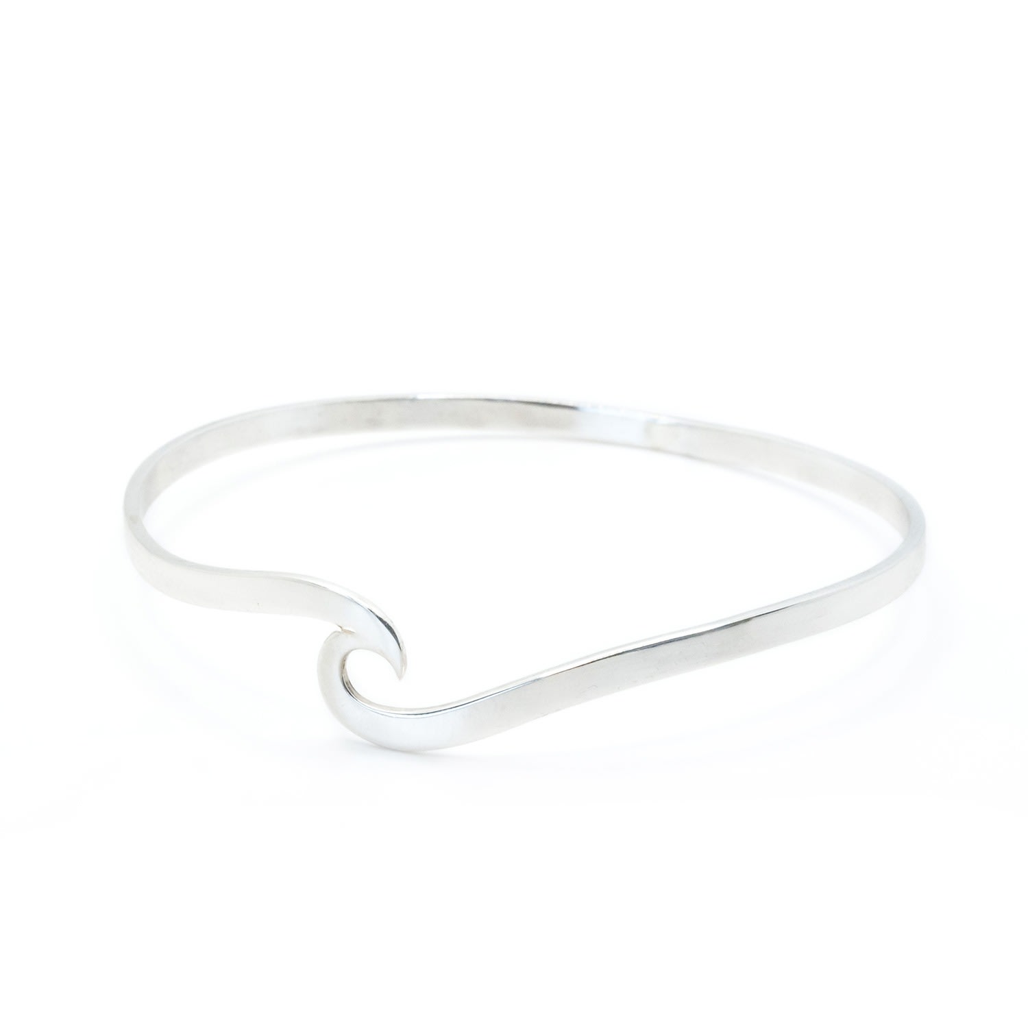 Women’s Simply Wave Shaped Silver Bangle Sippi