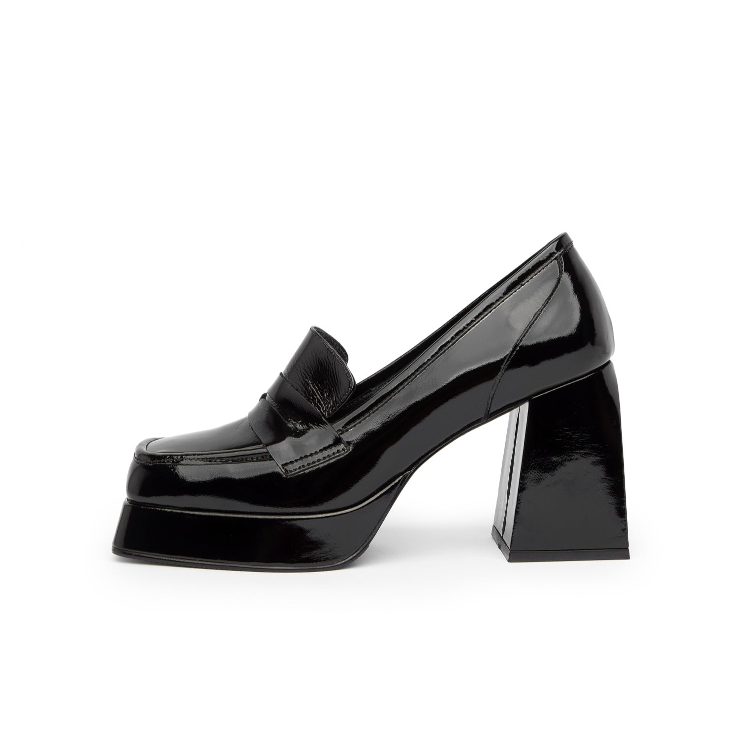 Ilvi Senat Black Patent Leather Women's Pump In Black