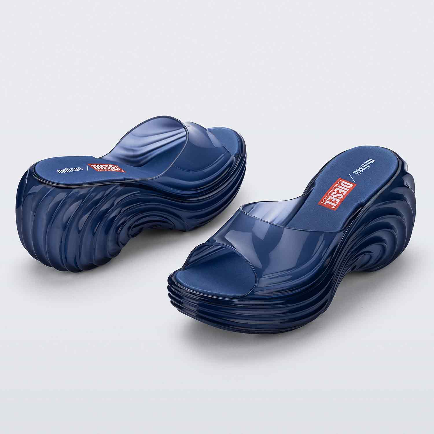 Quantam Platform x Diesel - Dark Blue Transparent | MELISSA | Wolf