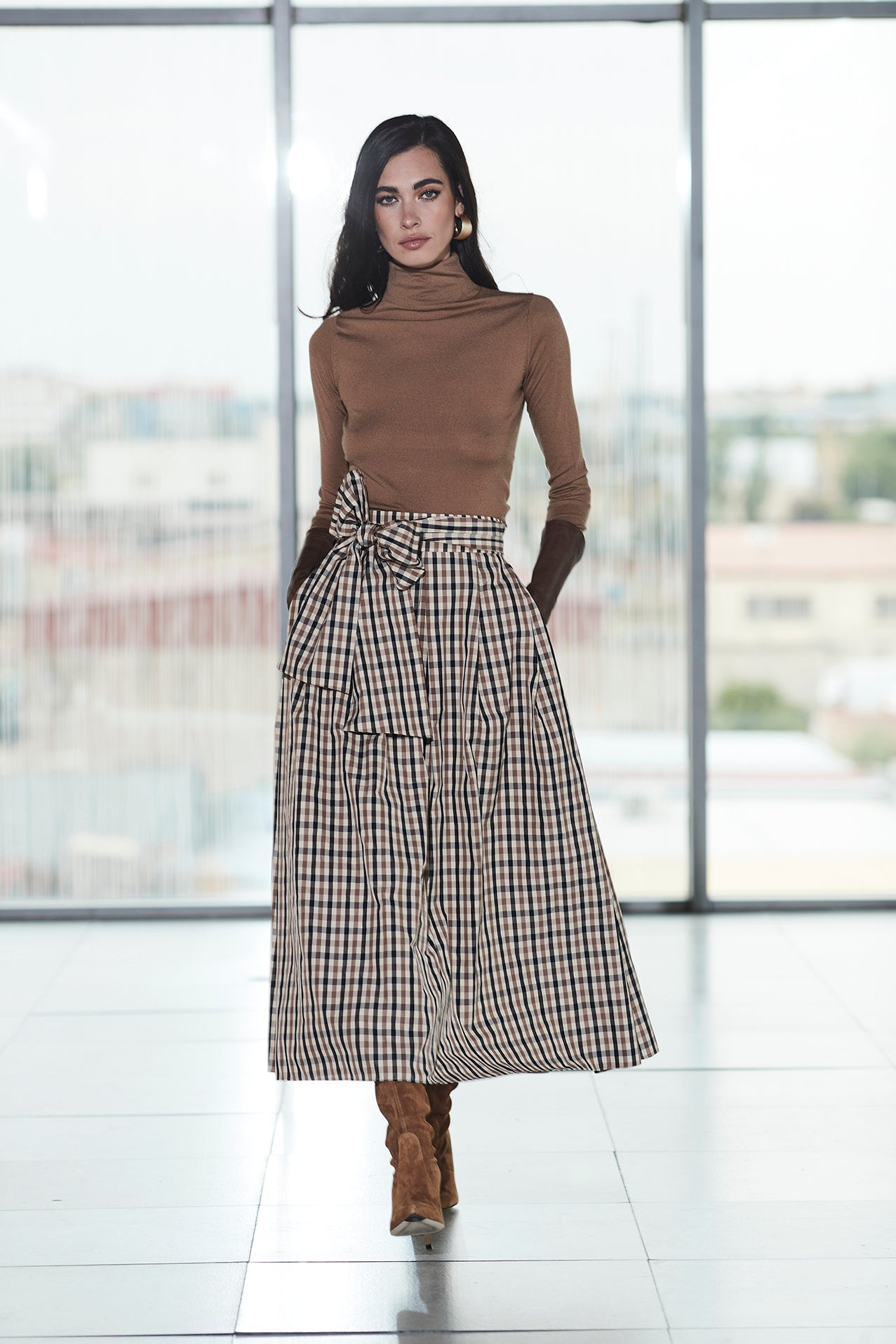 The Extreme Collection Women's Neutrals / Black Gingham Midi Skirt Thomasina With Oversized Waist Bow And Flared Silhouette In Multi