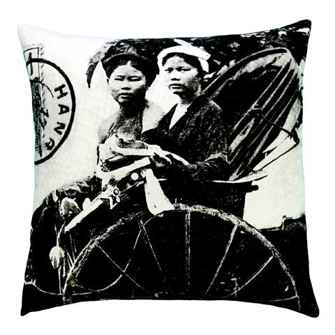 Conducteur De Pousse-Pousse / Tonkin Cyclo Women Cushion One Size The Annam House