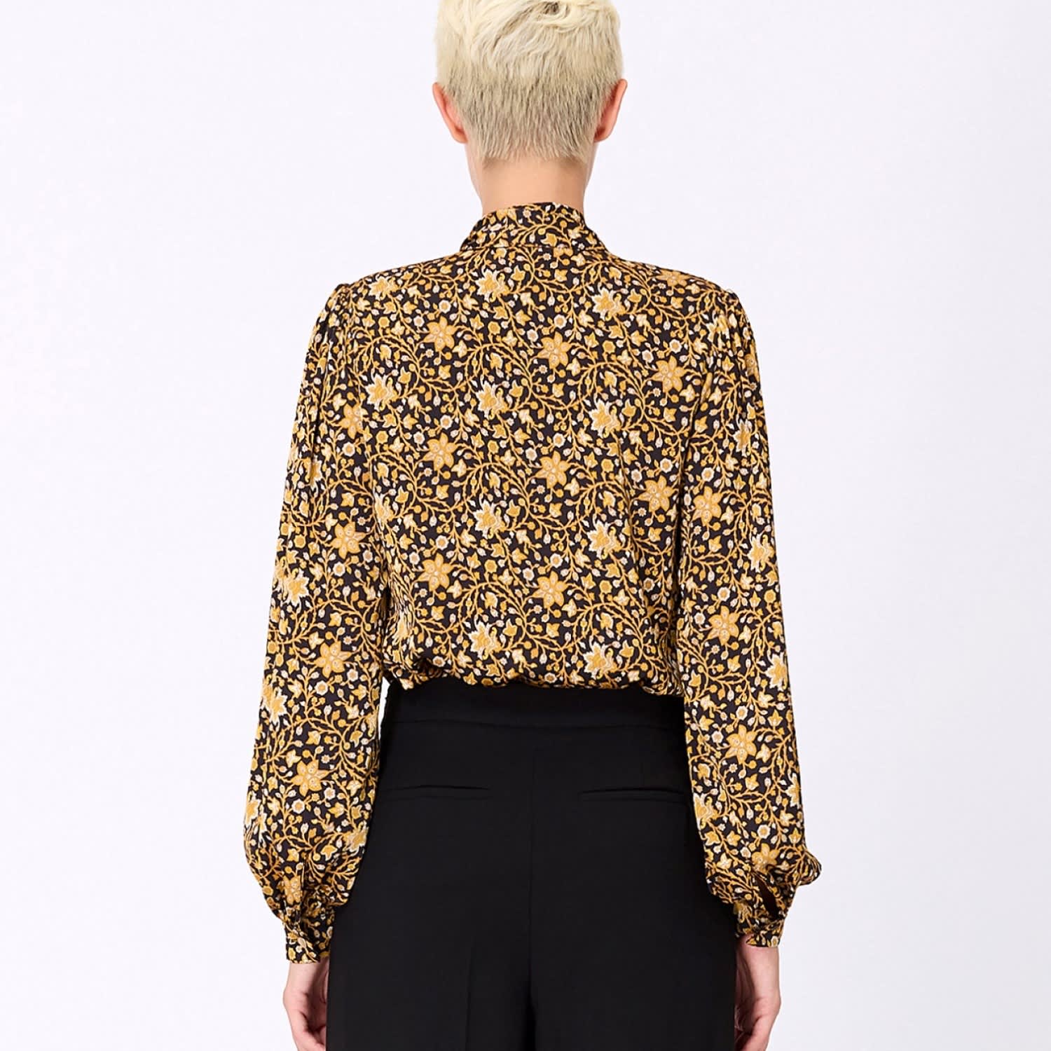 Ascot-Tie Blouse And Art-Deco Print - Yellow | Smart and Joy | Wolf \u0026 Badger, image size:1500x1500