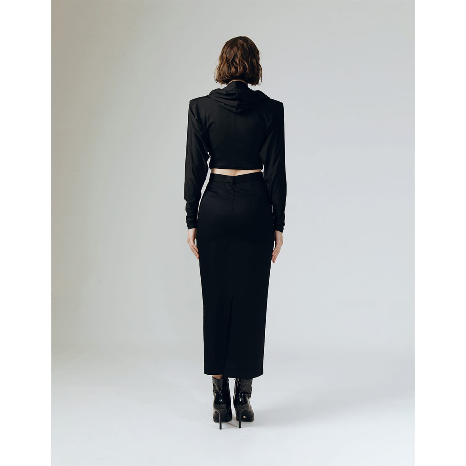 BLACKBLONDの8287 Logo Check-pattern Long Skirt Sleek Black Maxi Skirt | ATS THE LABEL | Wolf & Badger