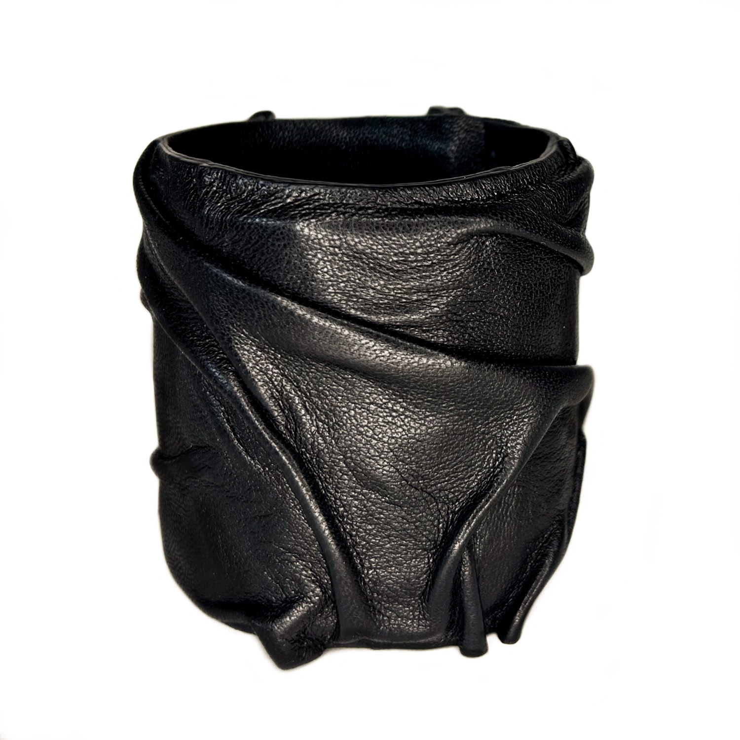 Waiwai Women's Black Ripple Leather Cuff Bracelet