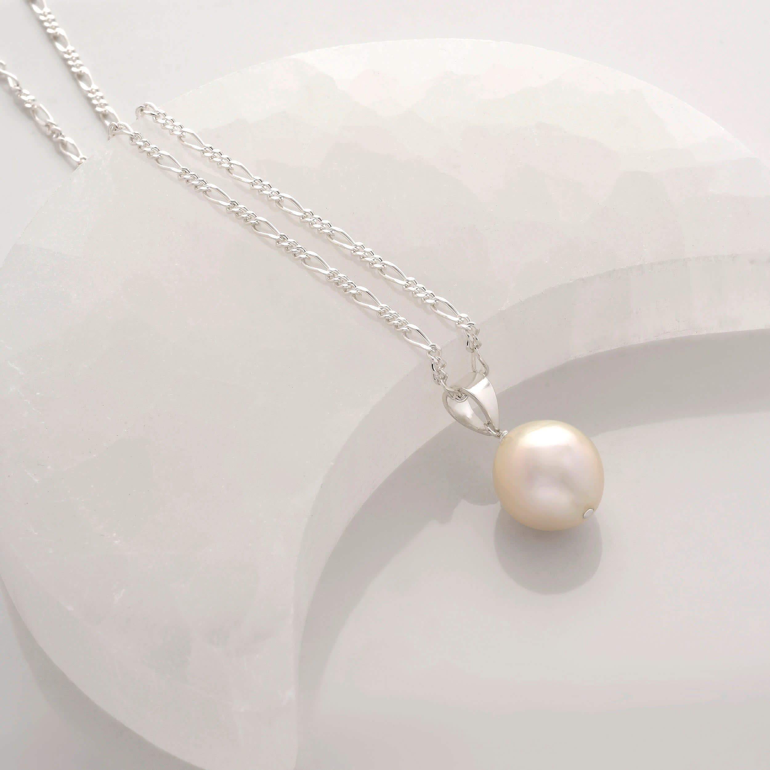 ネックレス・ペンダント STONEHENgE silver pearl necklace Juliet Sterling Silver Necklace with Striking Oval Chain and