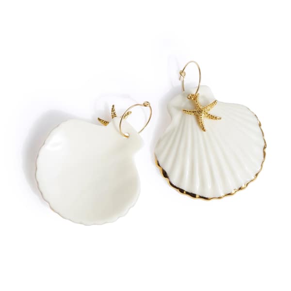 Poporcelain Golden Edge Clam Shell With Starfish Hoop Earrings In Hoop