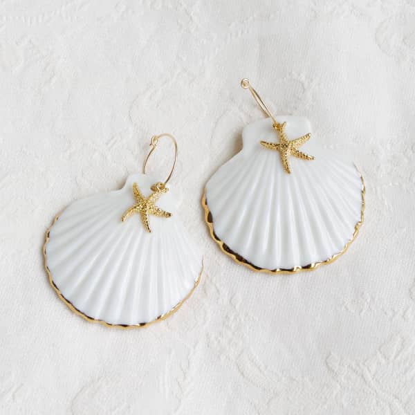 Poporcelain Golden Edge Clam Shell With Starfish Hoop Earrings In Hoop