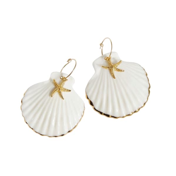 Poporcelain Golden Edge Clam Shell With Starfish Hoop Earrings In Hoop