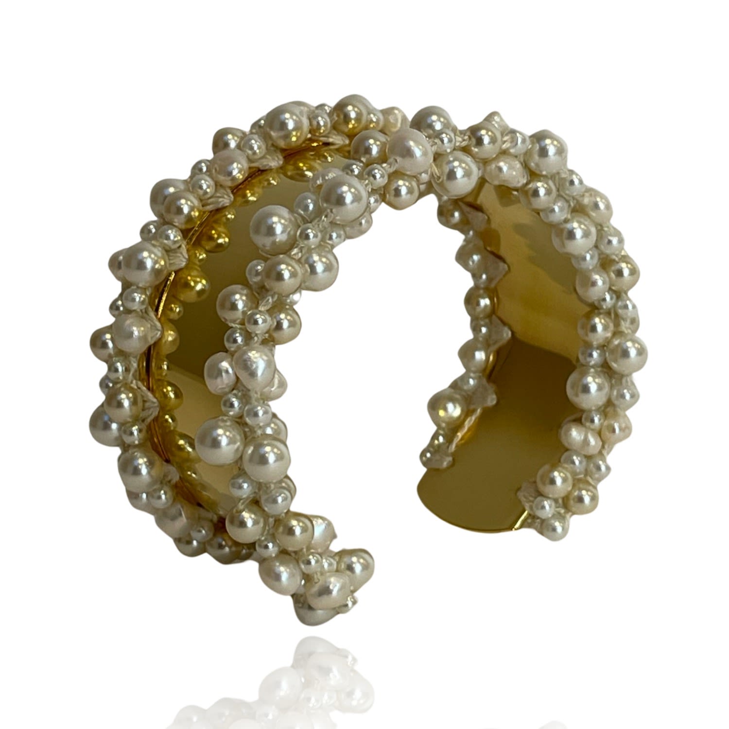 Women’s Gold / White Pearl Cluster Bangle Pinar Ozevlat