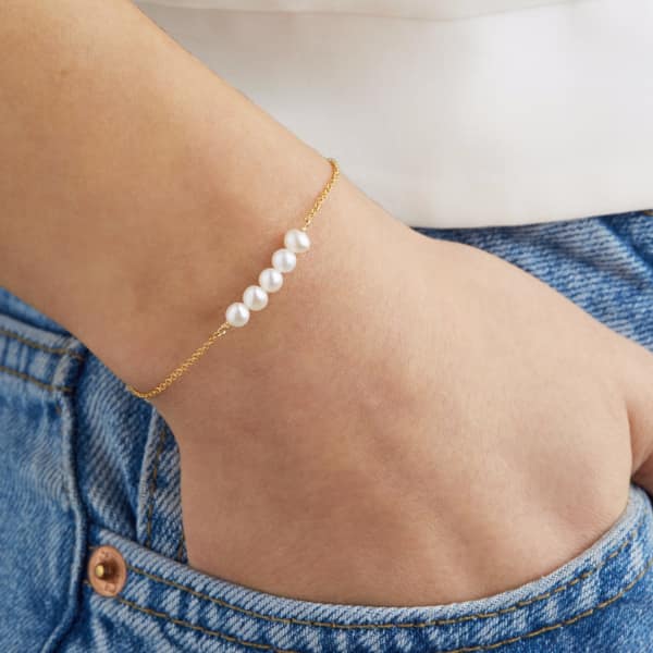 Lily & Roo Gold Cluster Pearl Bracelet In Pearl