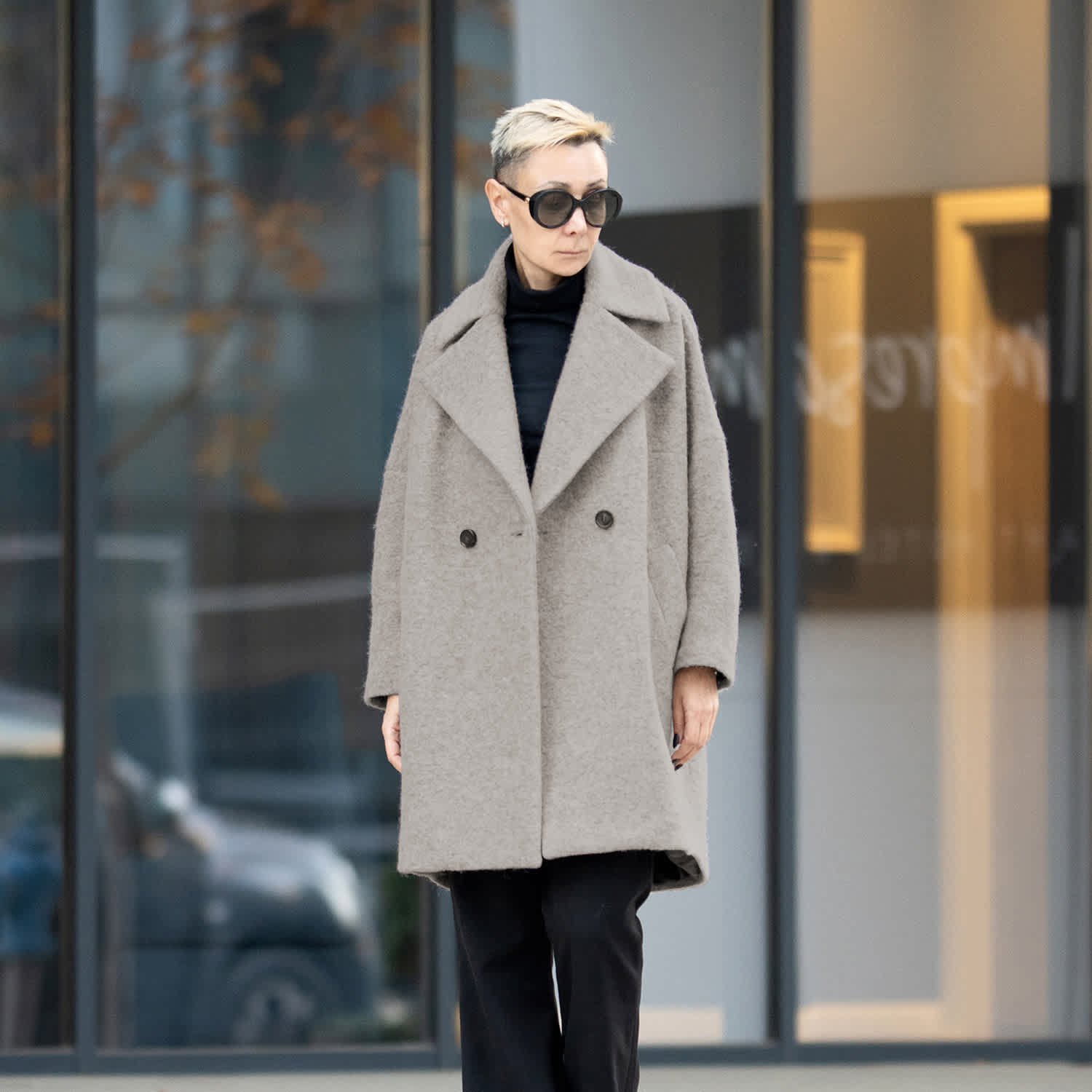 Oversized Wool Coat In Taupe – Double-Breasted Mid-Length Design