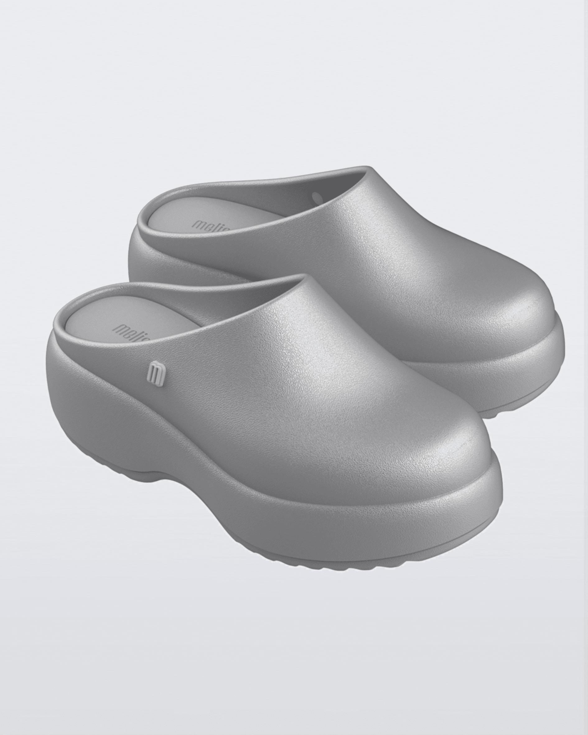 【関税込み】Melissa シルバー Free プラットフォーム クロッグ Melissaのシルバー Free プラットフォーム クロッグがセール中
