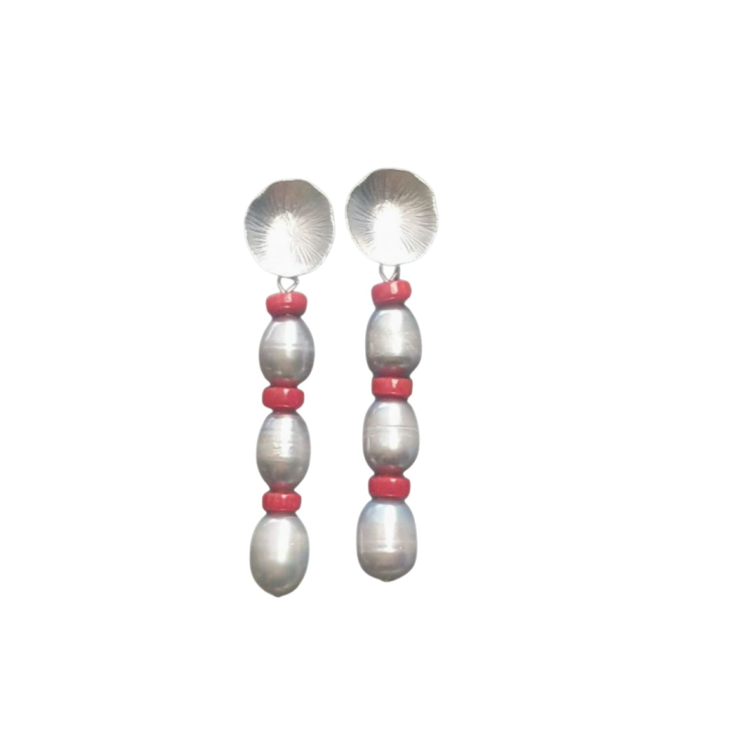 Way To Chic Women's Grey / Silver / Red Stud Earrings With Grey Freshwater Pearls & Red Coral In Silver