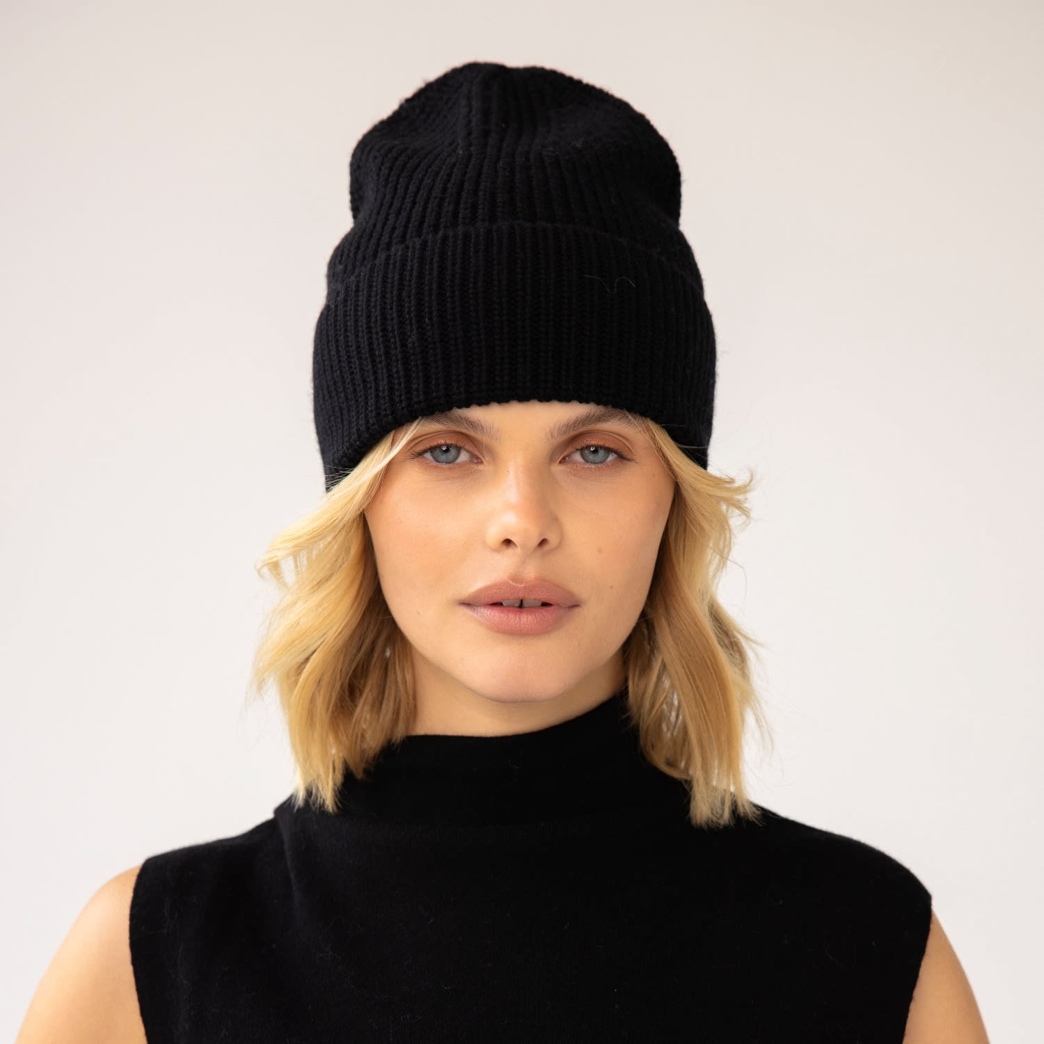 The Merino Wool Beanie - Arctic Coal Black | Arctic Fox & Co