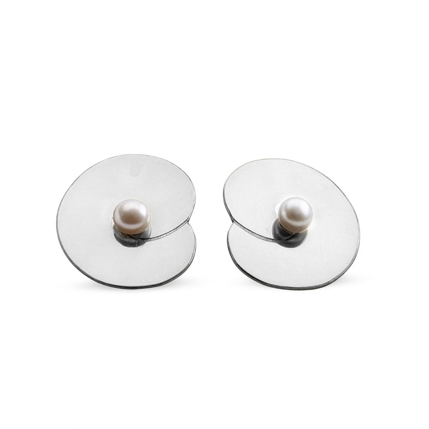 Women's Silver / White Pearl Water Lily Sterling Silver Earrings | Silver Moon