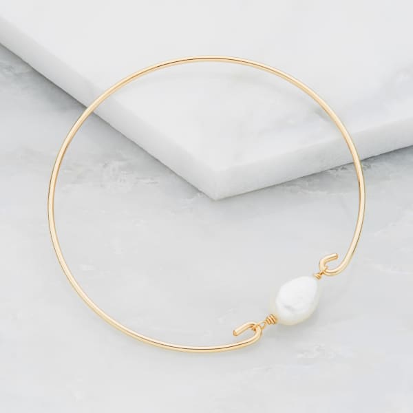 Lily & Roo Sterling Silver Large Single Pearl Bangle In Pearl