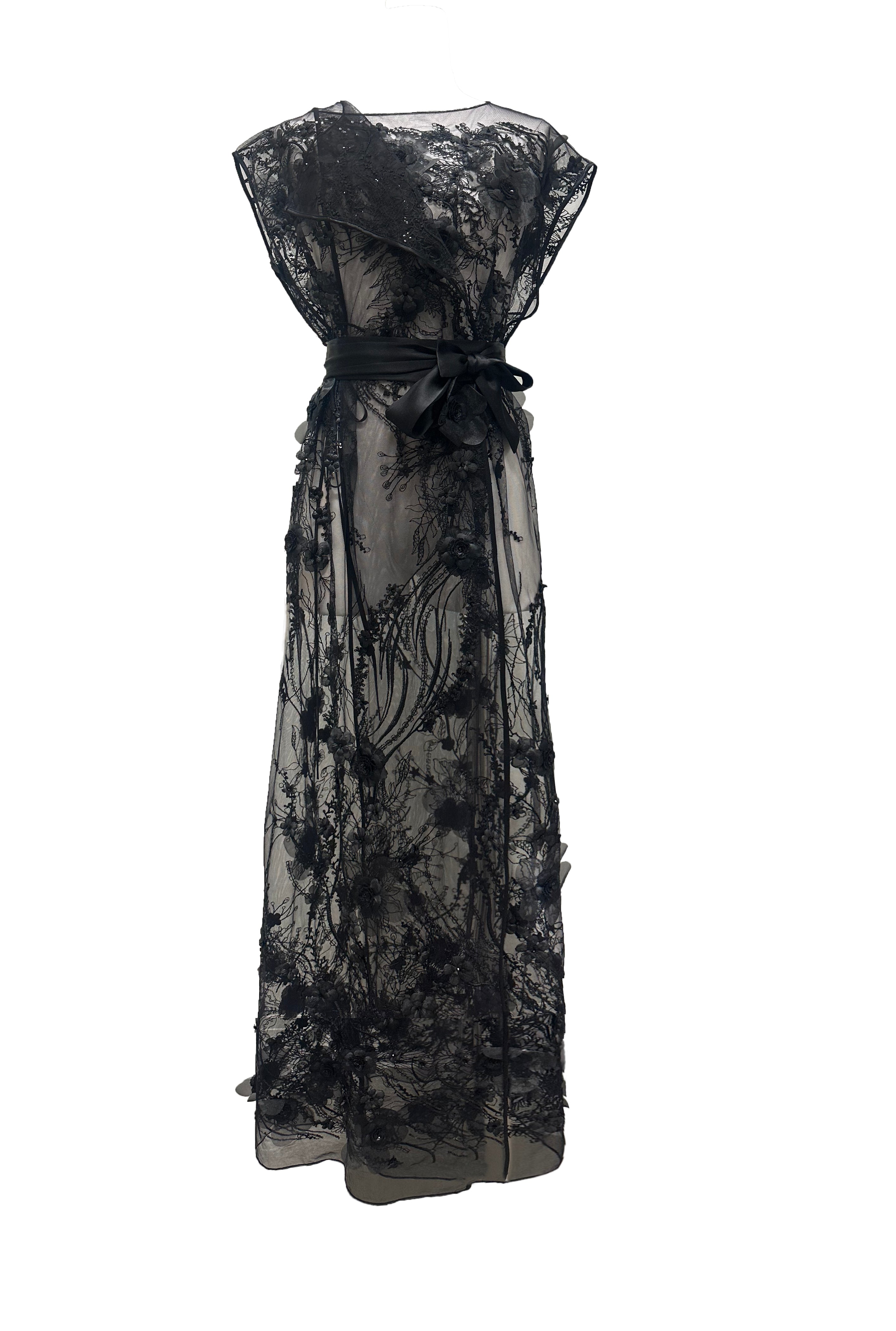 Carol Coelho Women's Black Aphrodite 3d Embroidered Kimono Robe In Black