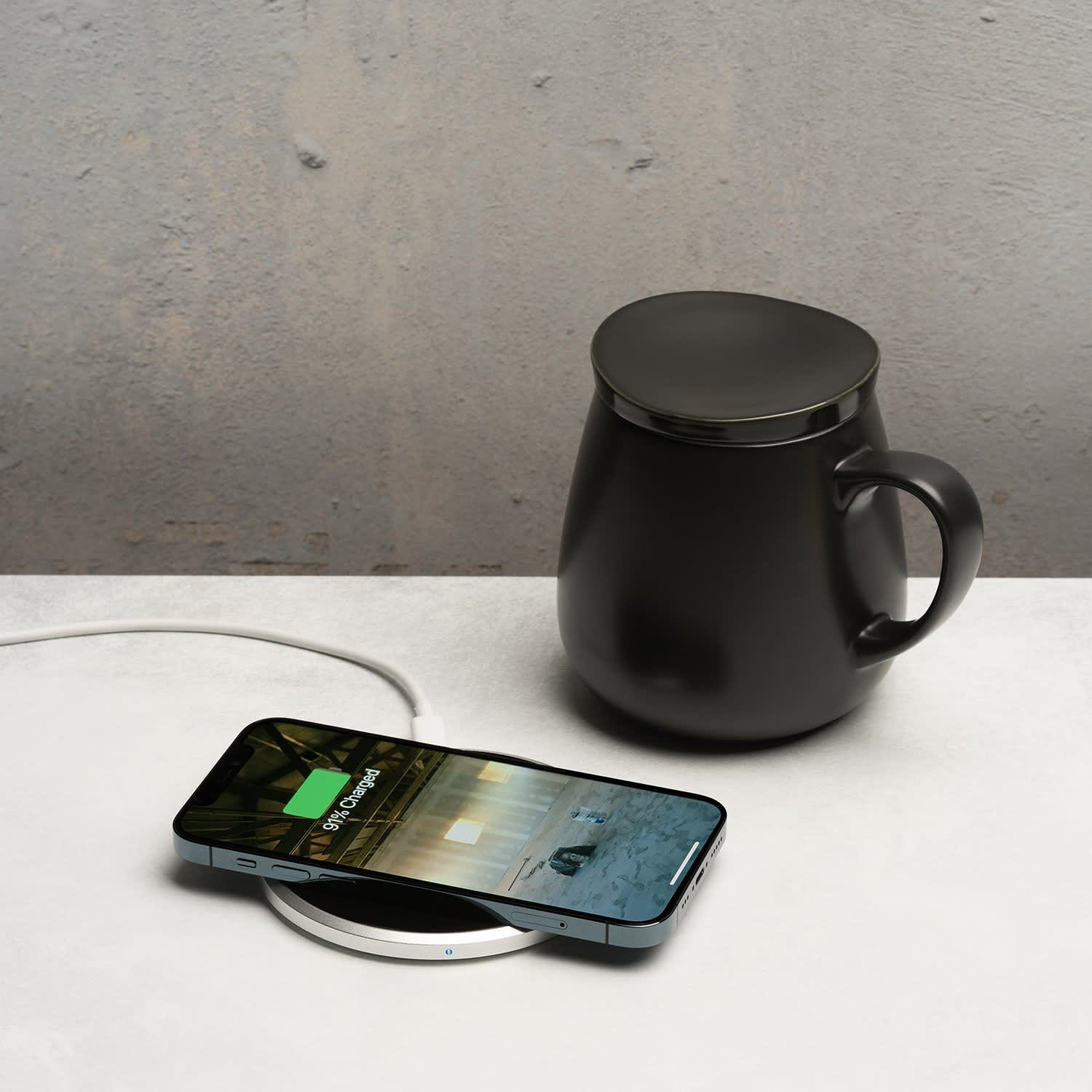 OHOM's UI Mug: This Self-Heating Ceramic Mug and Warmer Set Keeps Your  Drink Hot and Phone Charged