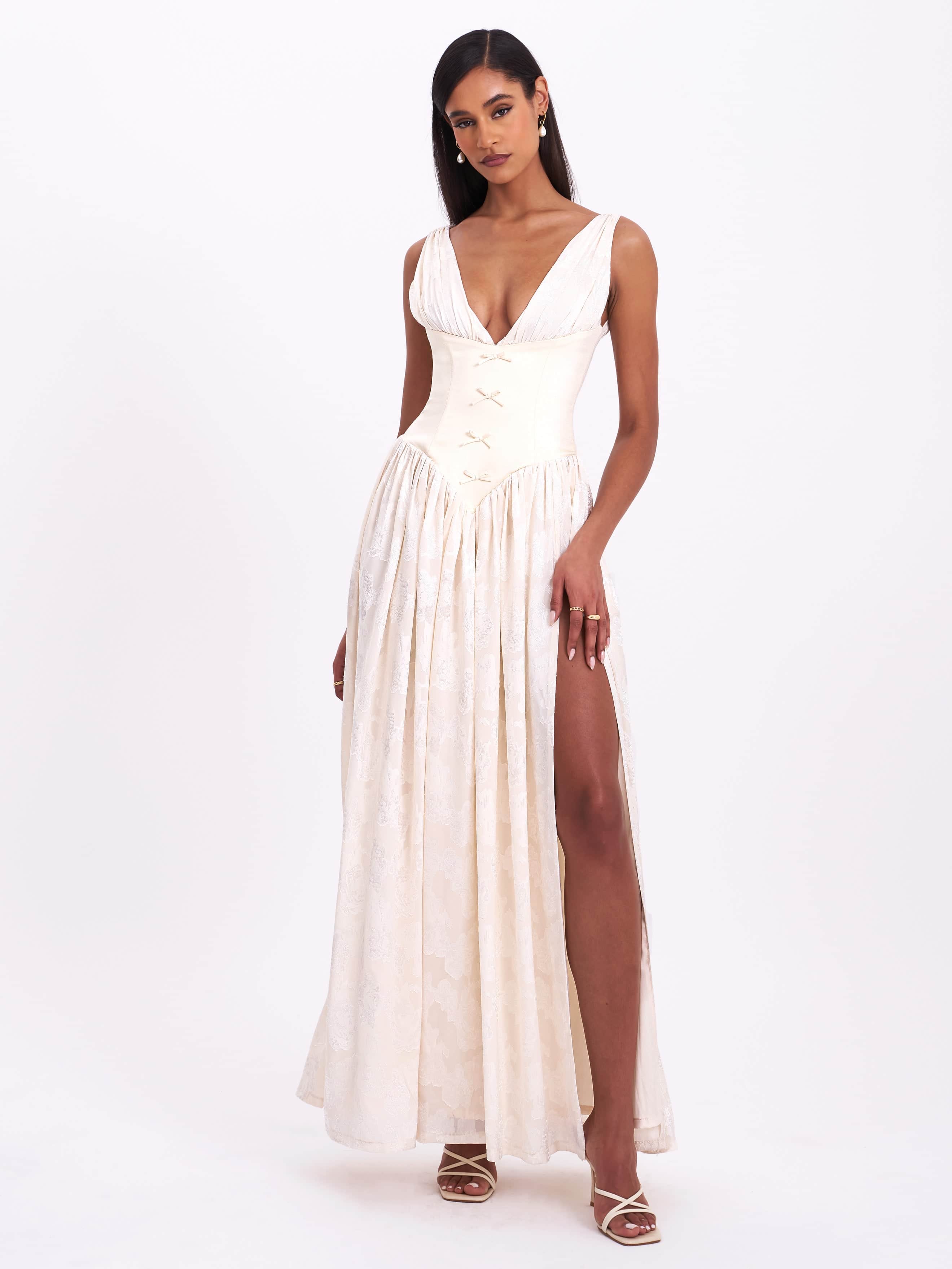 maxi one sleeve dress Lou | White One-Shoulder Asymmetric Maxi Dress