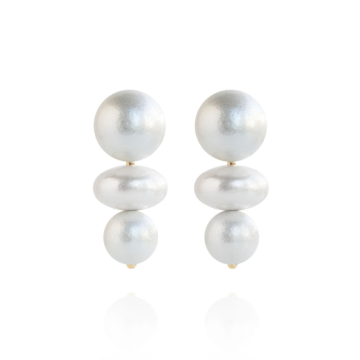 Saule Label Women's Nola Earrings In White Heron