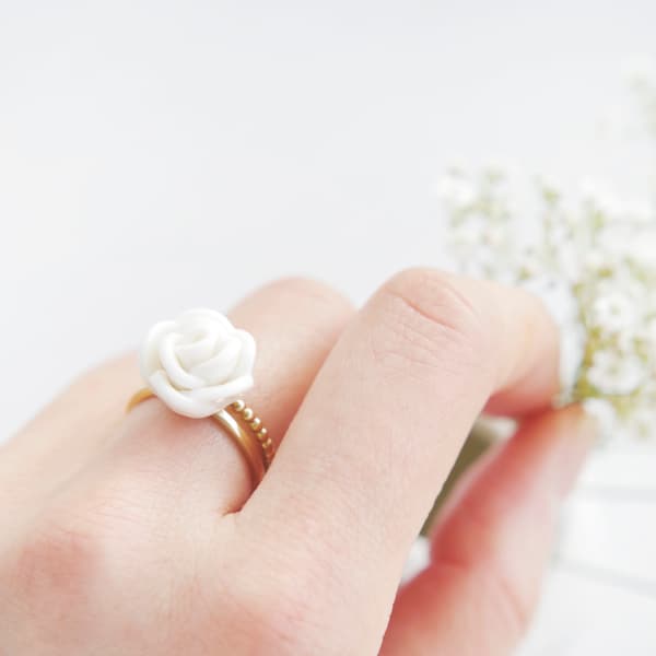 Poporcelain White Cloud Porcelain Rose Ring