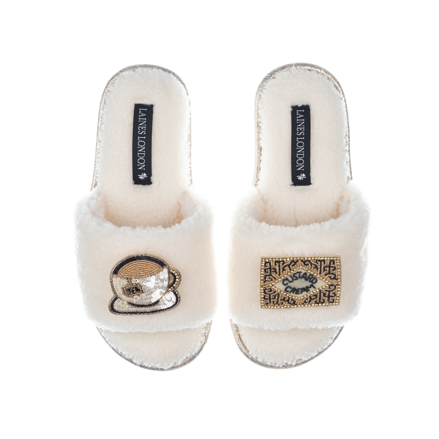 Laines London Women's White Teddy Towelling Slipper Sliders With Tea & Biscuit Brooches - Cream In White